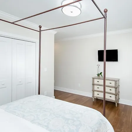 Guesthouse Charleston West 64